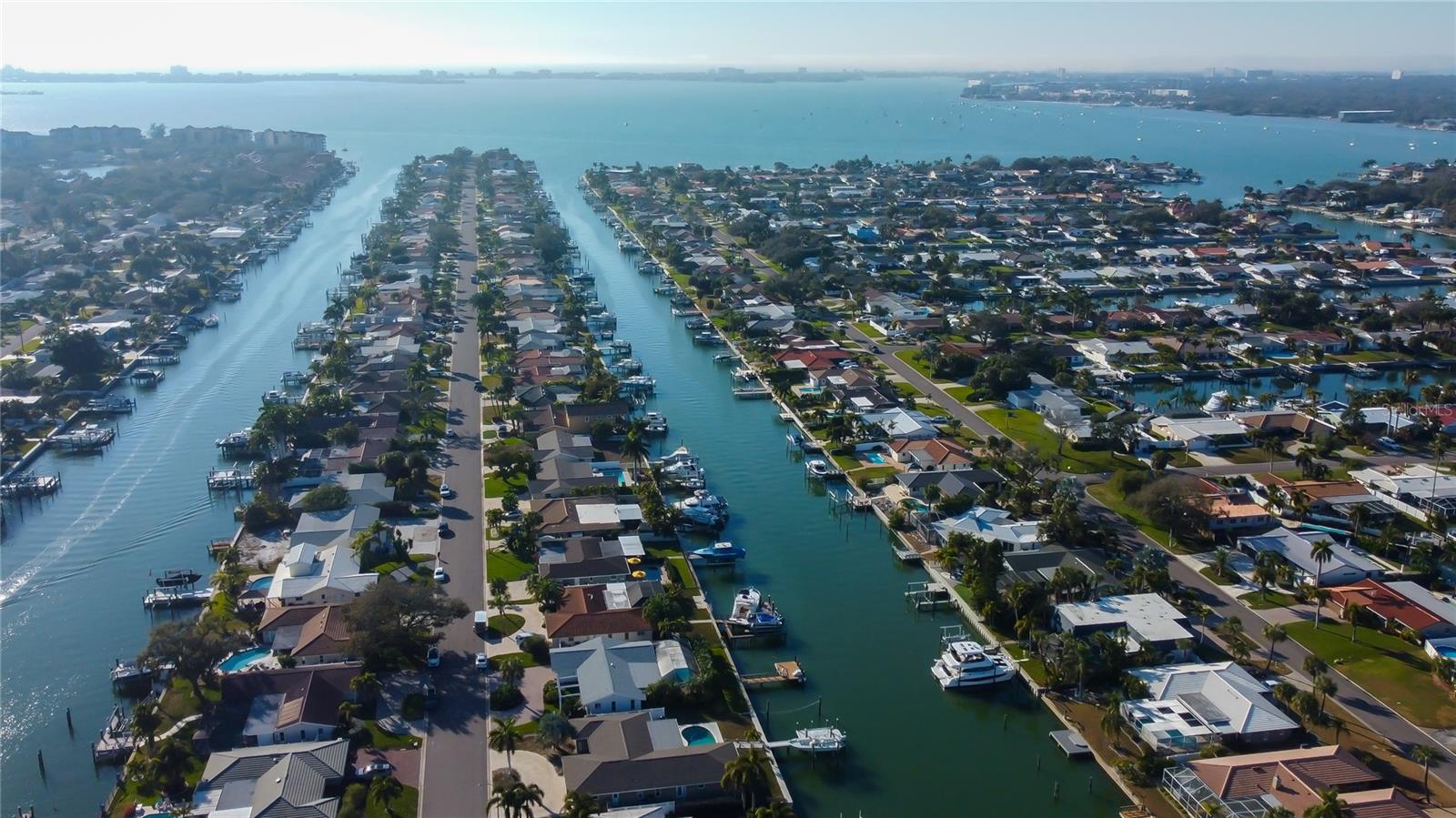 MAXIMO MOORINGS - Residential