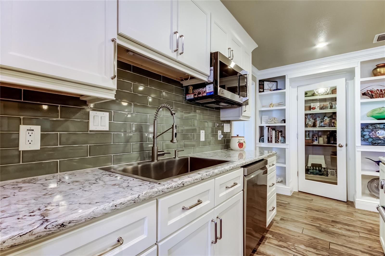 MAXIMO MOORINGS - Residential