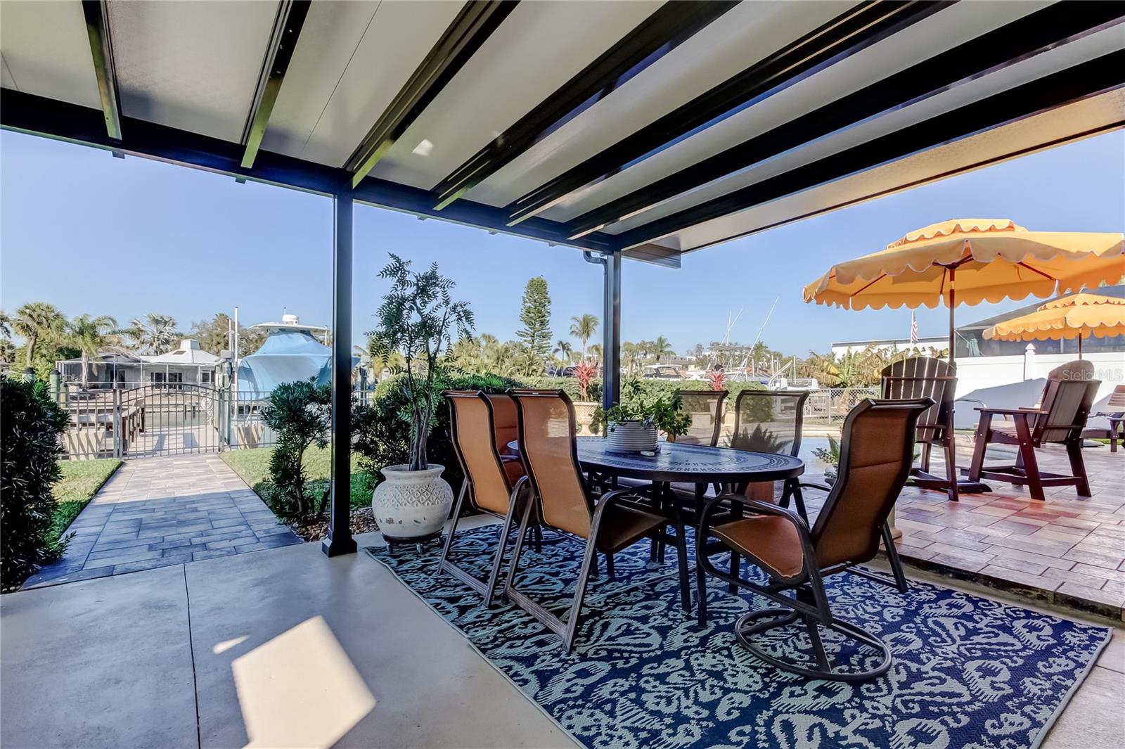 MAXIMO MOORINGS - Residential