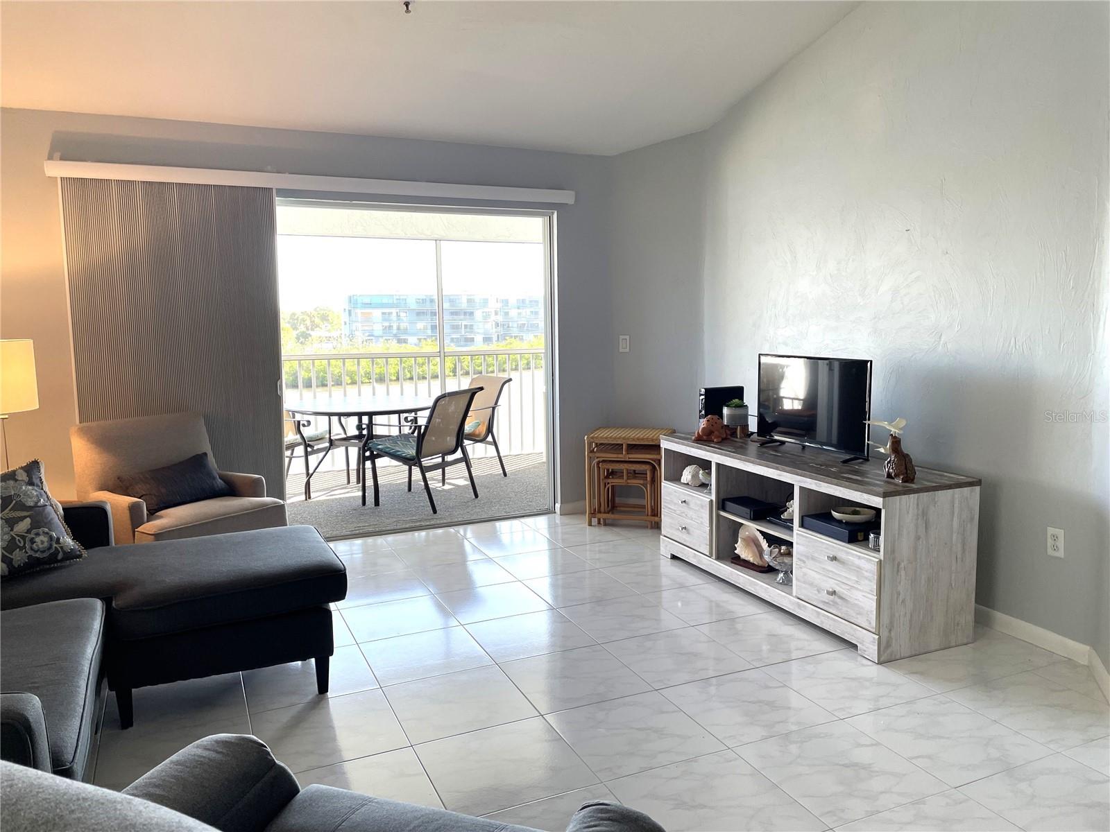 LEMON BAY BREEZES PH 01 - Residential Lease