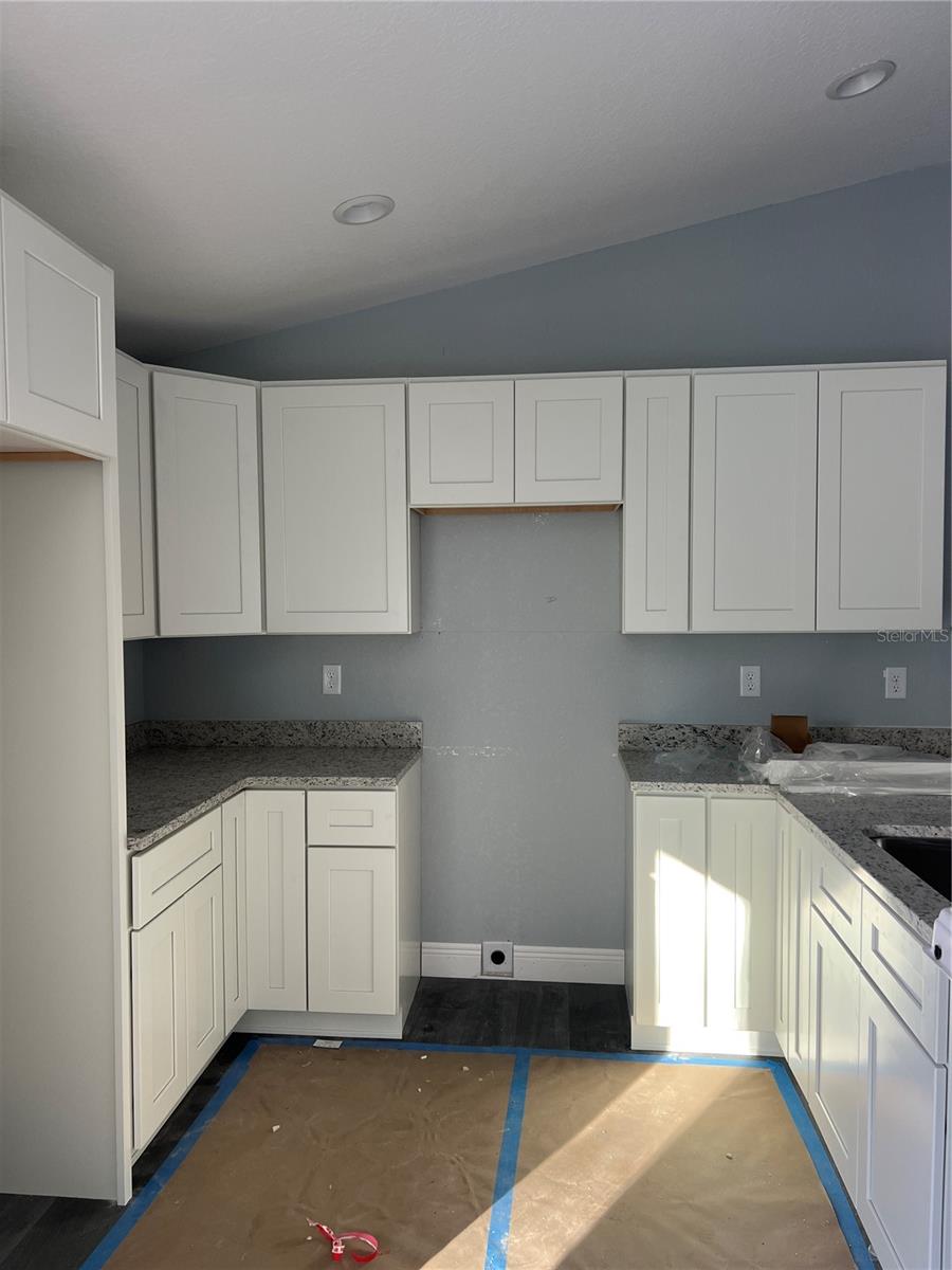 RAINBOW S END ESTATE - Residential