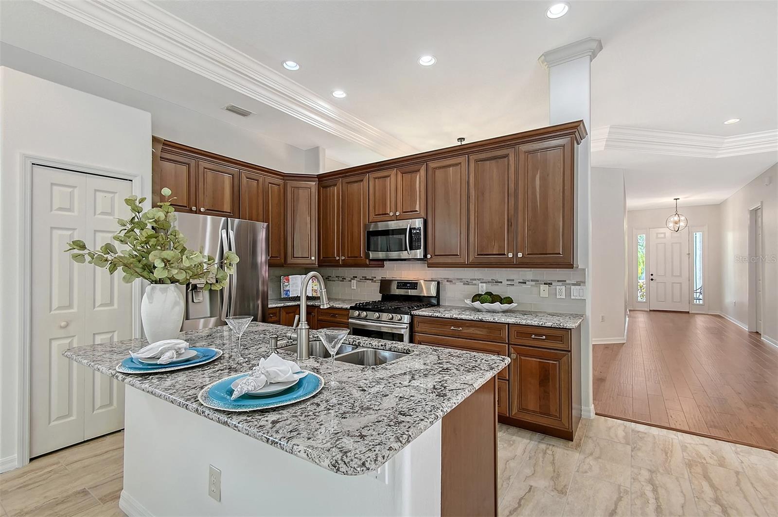 INDIGO RIDGE AT UNIVERSITY PLACE - Residential