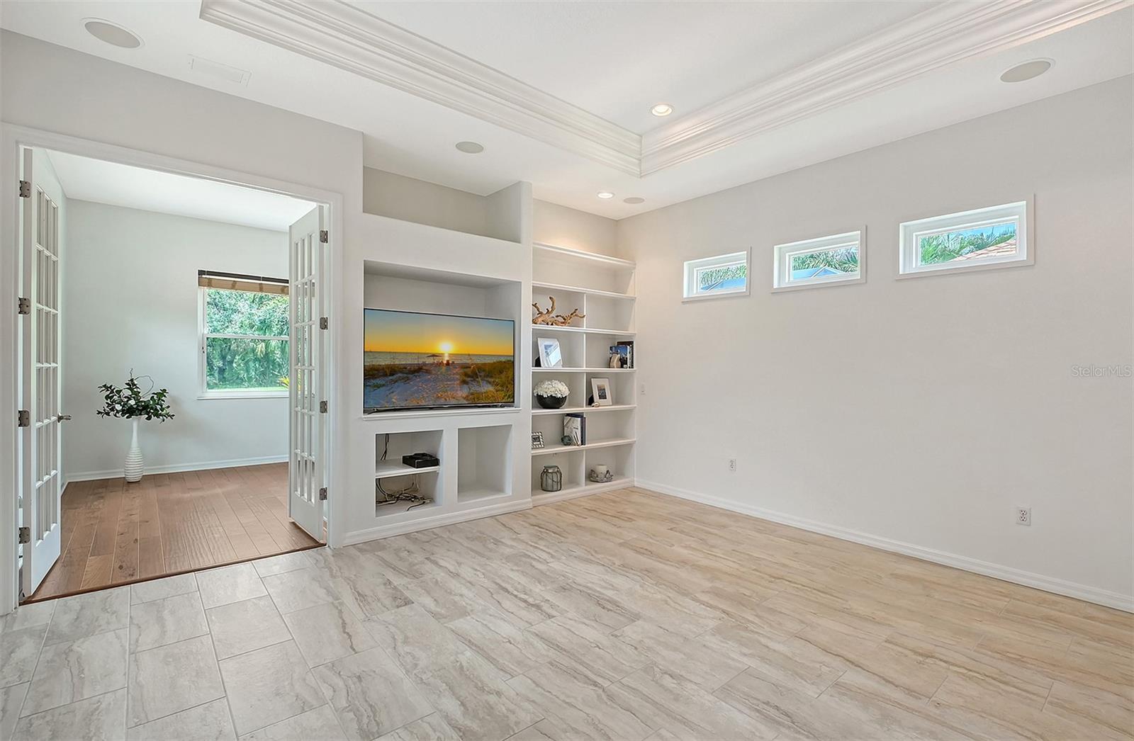 INDIGO RIDGE AT UNIVERSITY PLACE - Residential