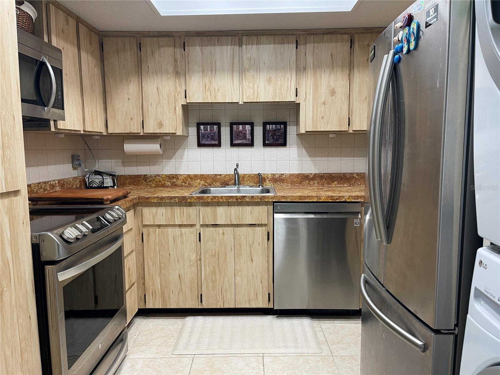 LAKES VILLAGE WEST CONDO - Residential