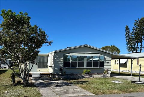 A home in PALMETTO