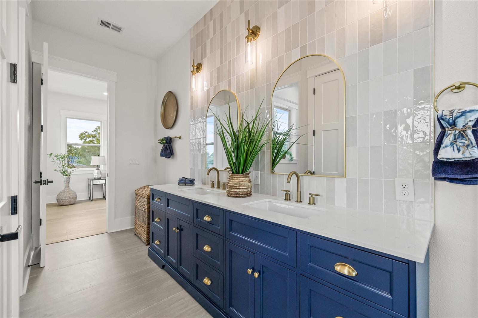 PASADENA VISTA - Residential