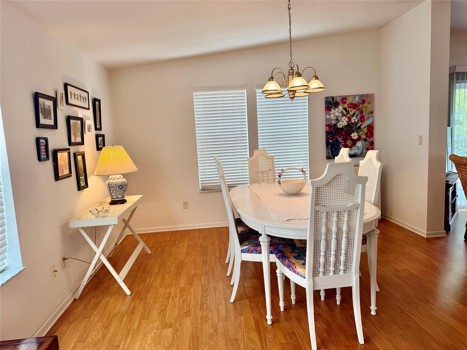 730 GLORIOSA ROAD, VENICE, FL, 34293 4 730 GLORIOSA ROAD