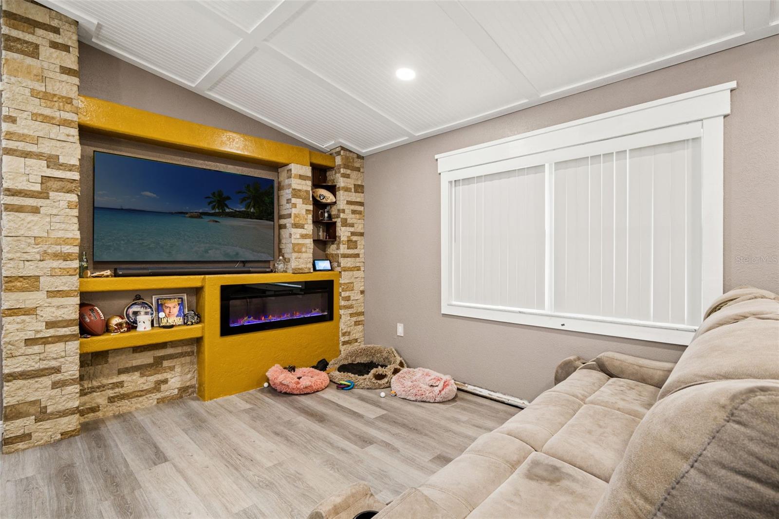 SPRING HILL - Residential