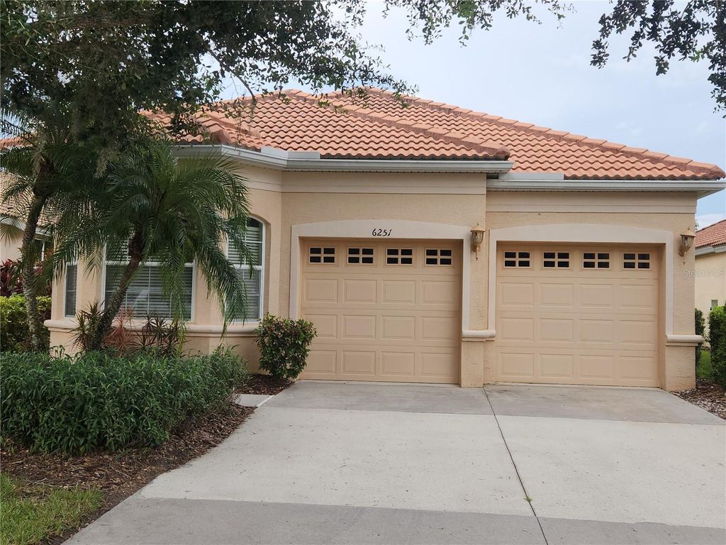 Photo of 6251 Wingspan Way, Bradenton, FL 34203 (MLS # A4650428)