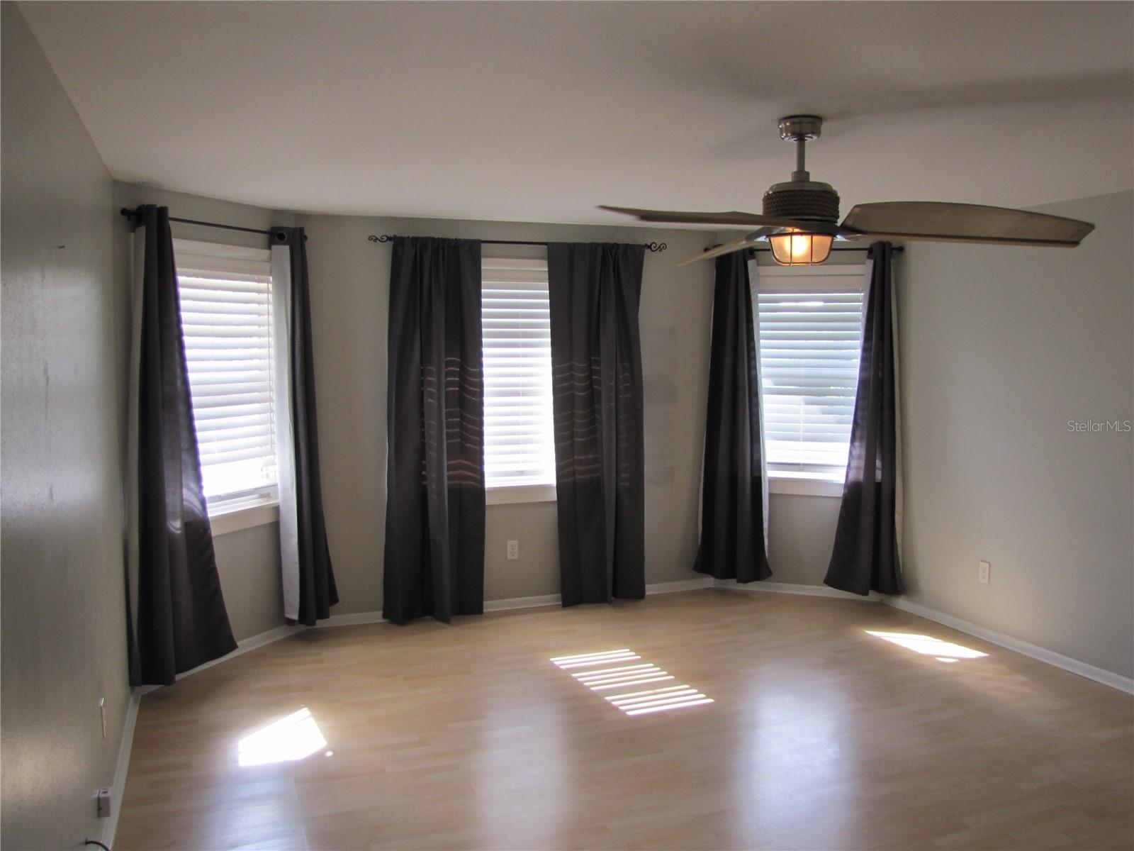 GROVE PARK ESTATES UNIT 7 - Residential Lease