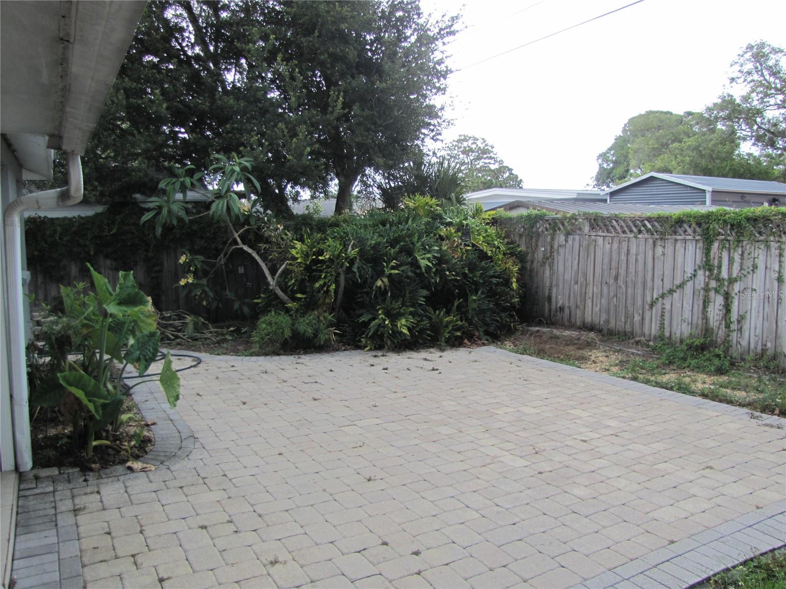 GROVE PARK ESTATES UNIT 7 - Residential Lease