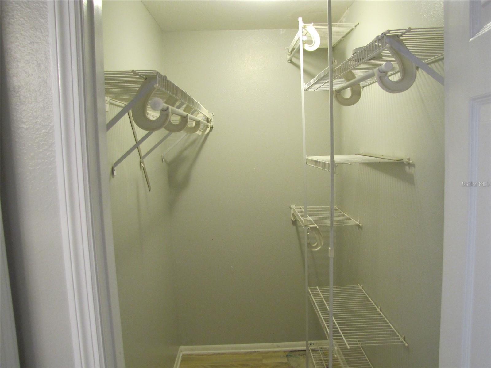 GROVE PARK ESTATES UNIT 7 - Residential Lease