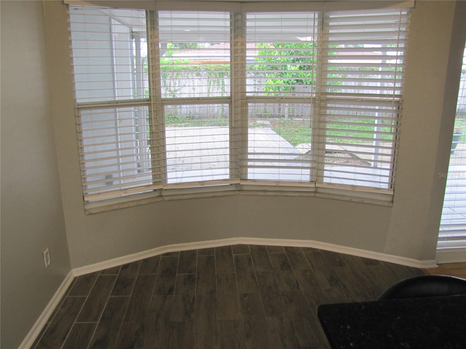 GROVE PARK ESTATES UNIT 7 - Residential Lease