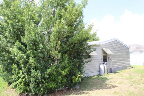 A home in LADY LAKE