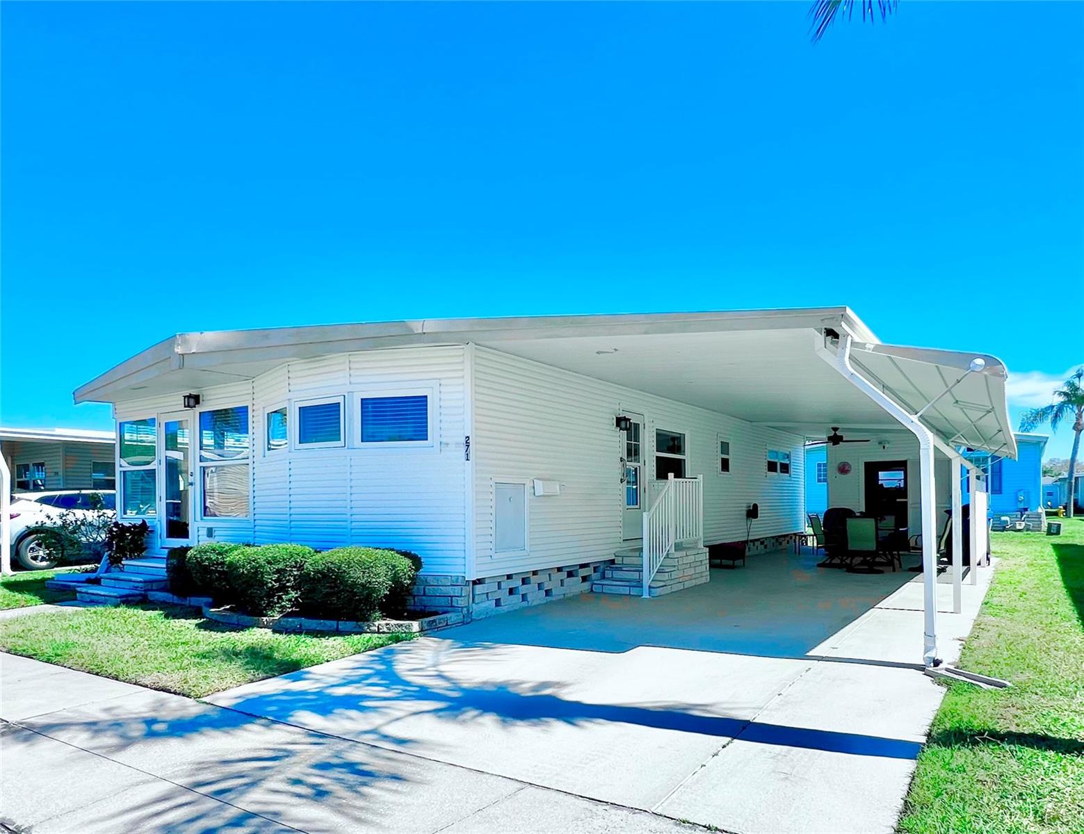 1100 BELCHER ROAD S 271
