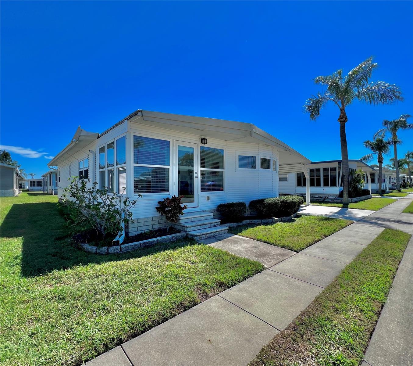1100 BELCHER ROAD S 271
