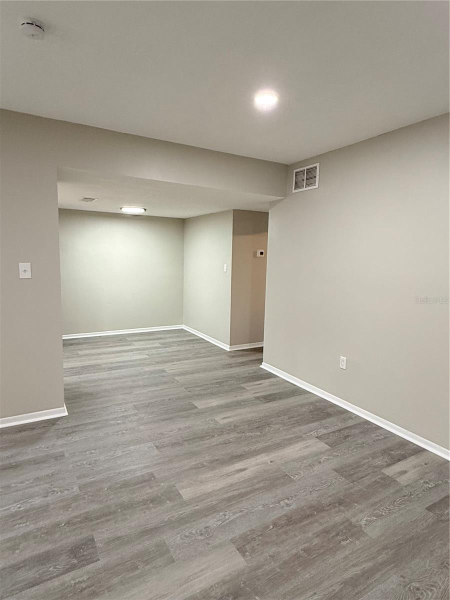 UNIVERSITY SQUARE UNIT 3 RE - Residential