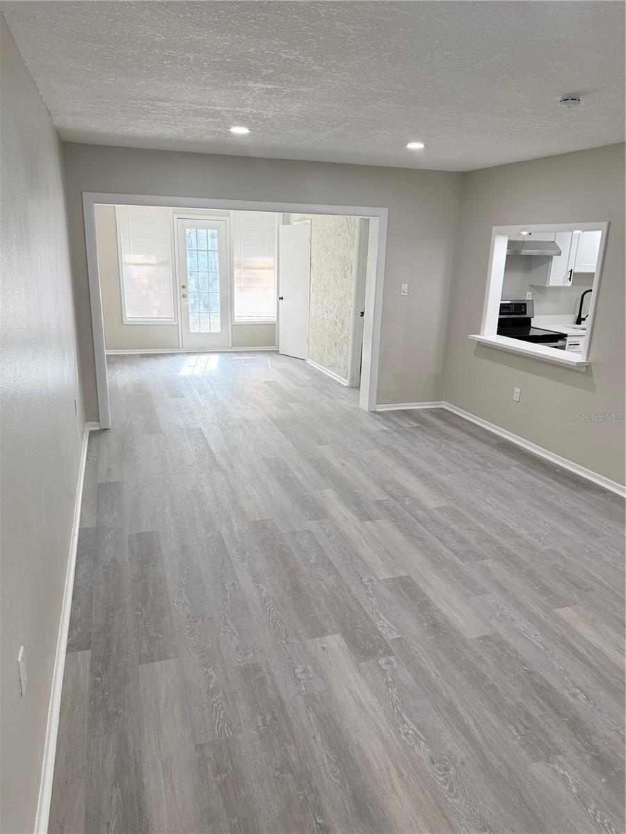 UNIVERSITY SQUARE UNIT 3 RE - Residential