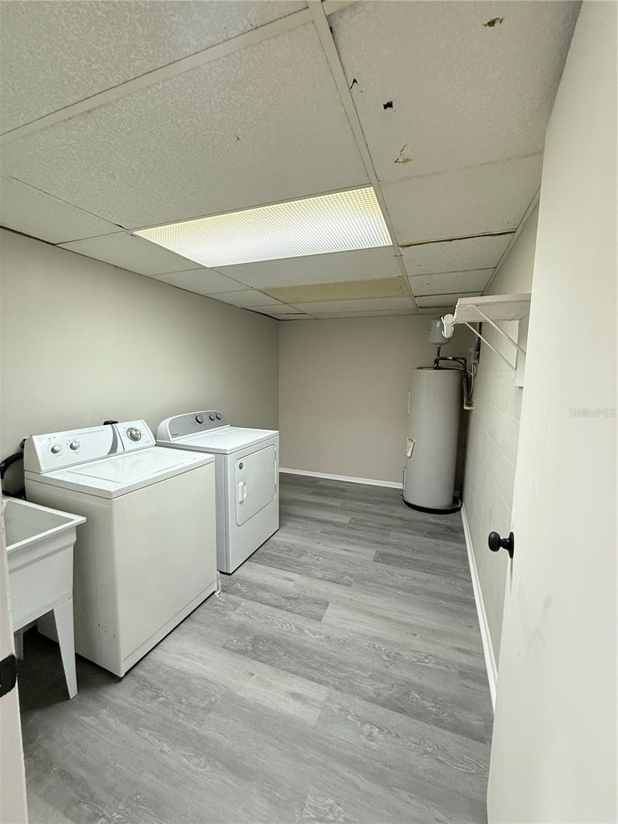 UNIVERSITY SQUARE UNIT 3 RE - Residential