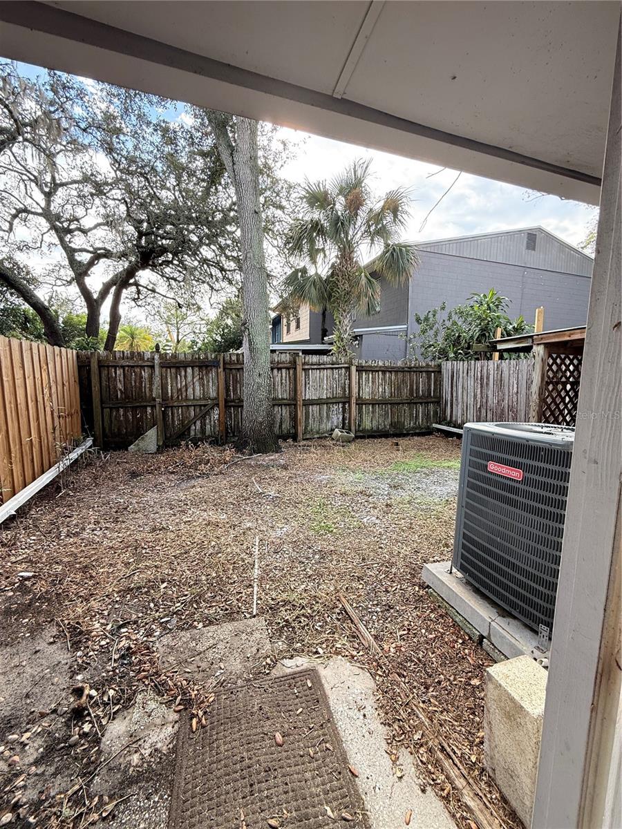 UNIVERSITY SQUARE UNIT 3 RE - Residential