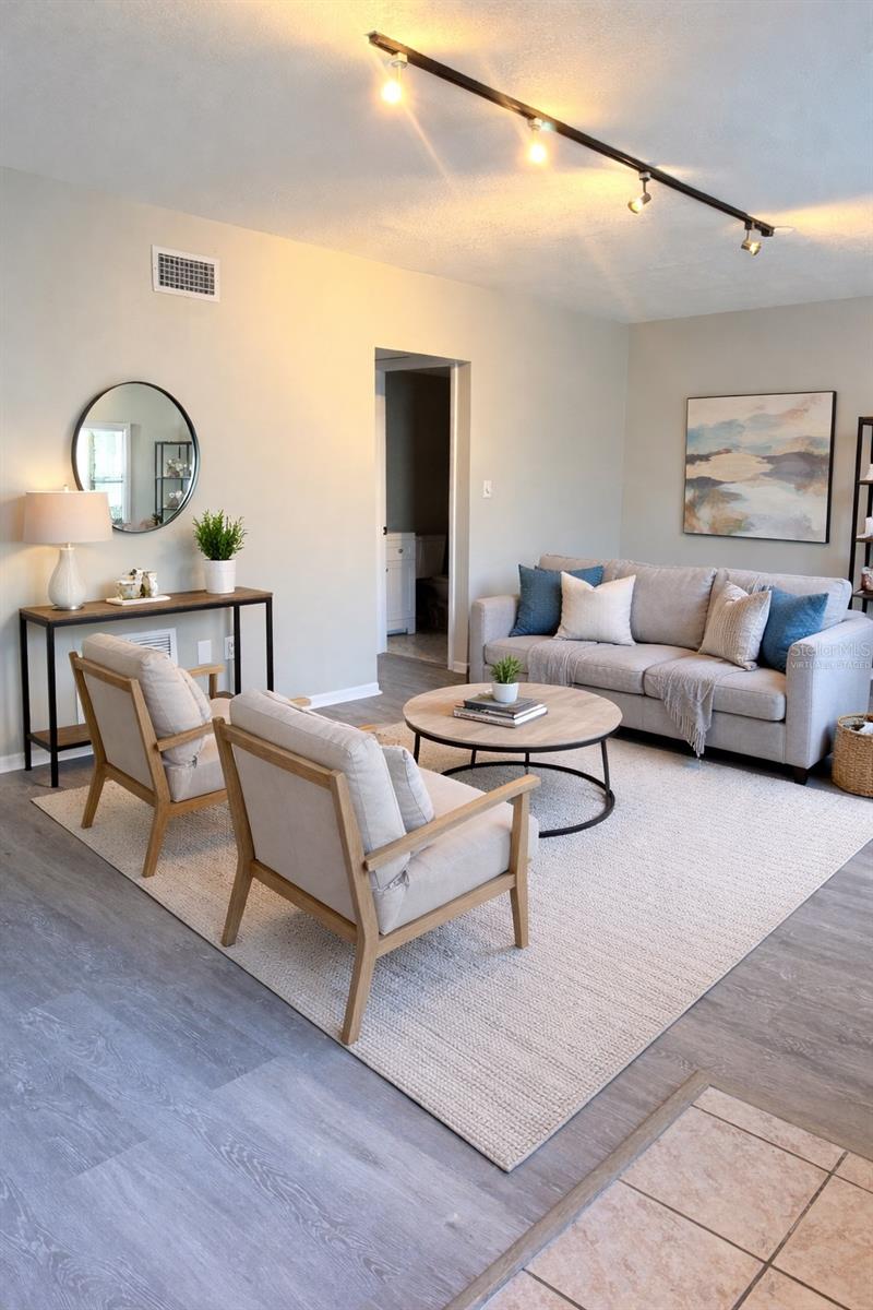 UNIVERSITY SQUARE UNIT 3 RE - Residential