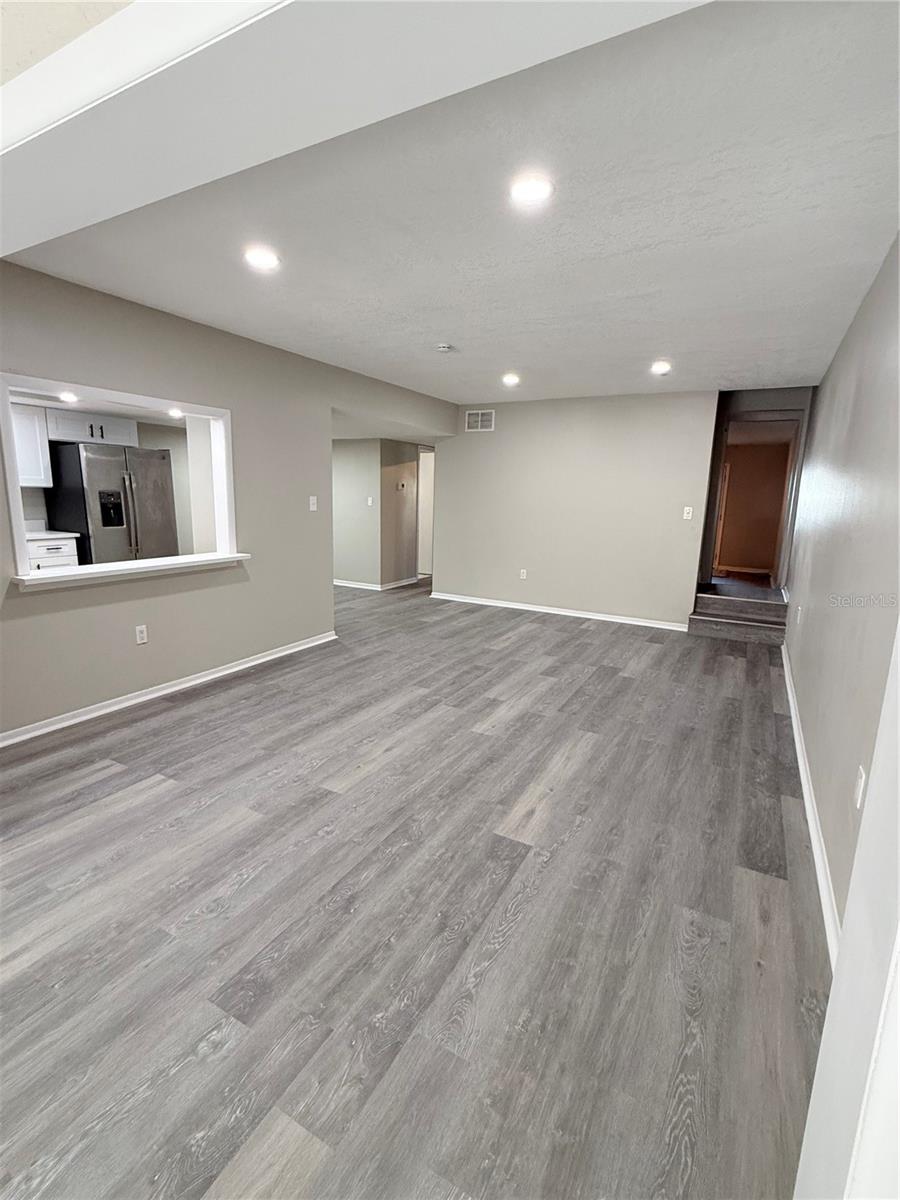 UNIVERSITY SQUARE UNIT 3 RE - Residential