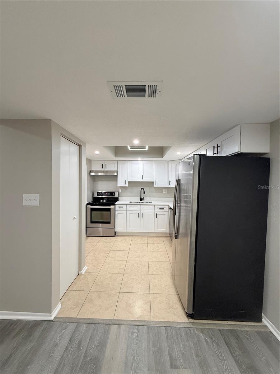 UNIVERSITY SQUARE UNIT 3 RE - Residential