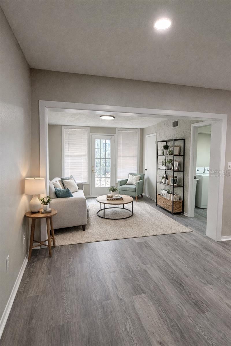 UNIVERSITY SQUARE UNIT 3 RE - Residential