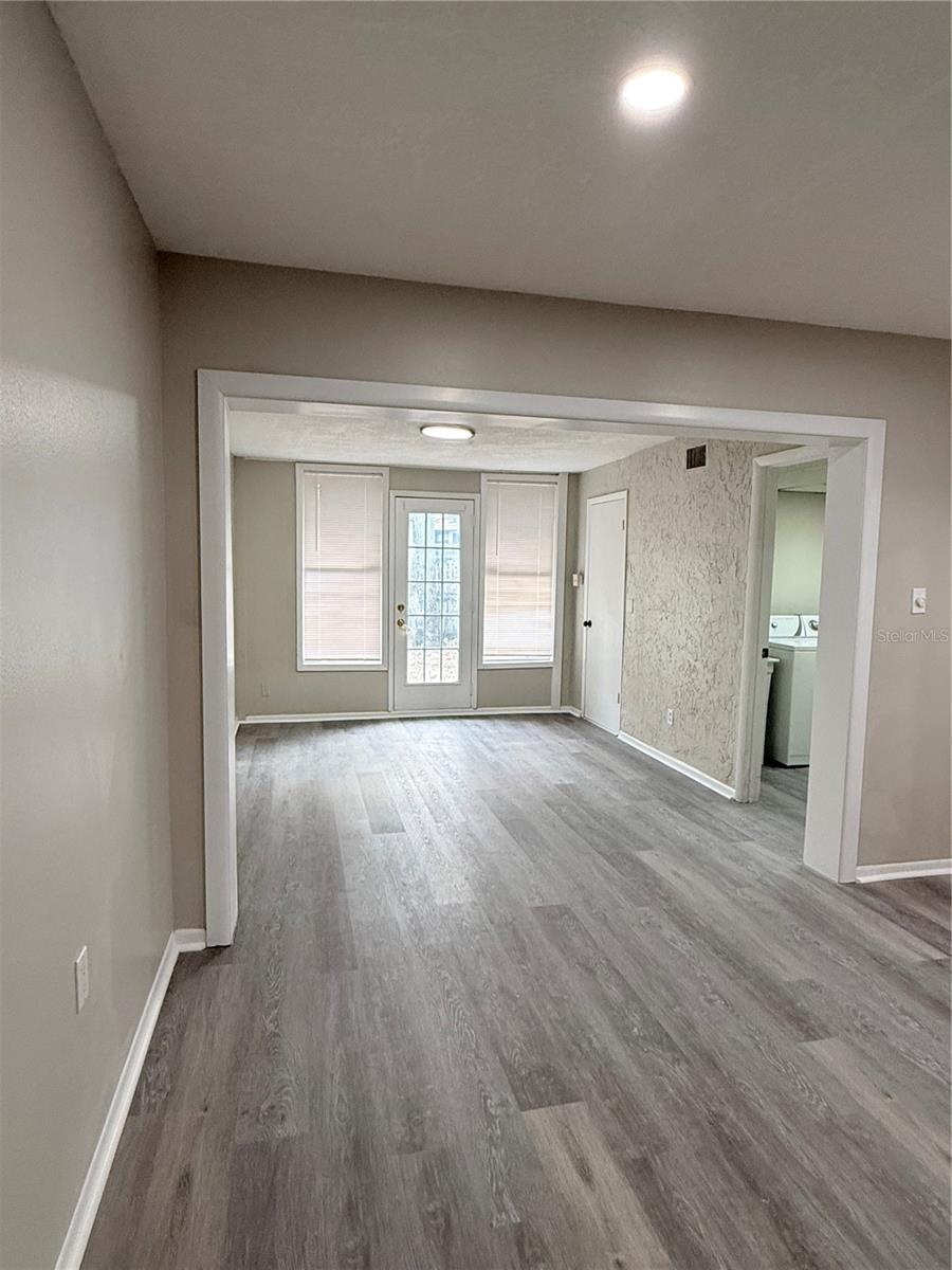 UNIVERSITY SQUARE UNIT 3 RE - Residential