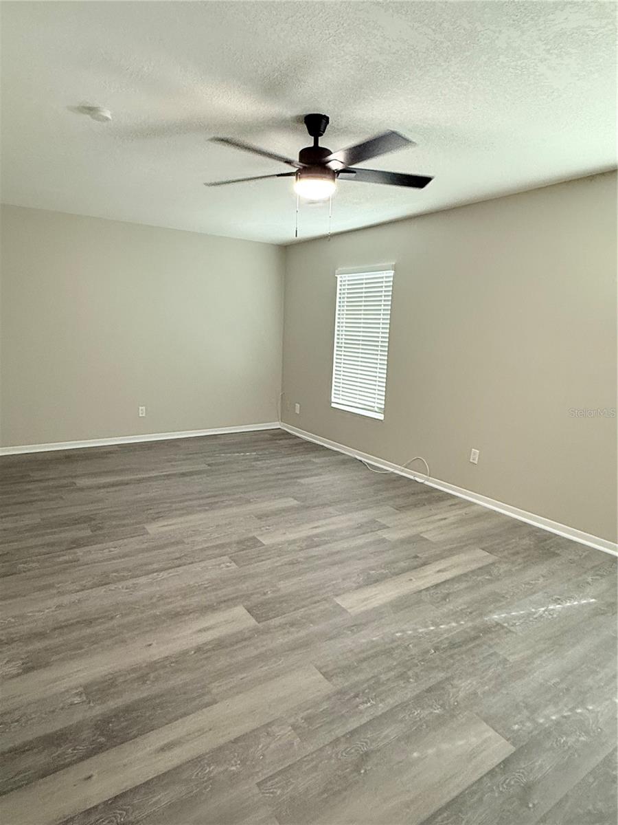 UNIVERSITY SQUARE UNIT 3 RE - Residential