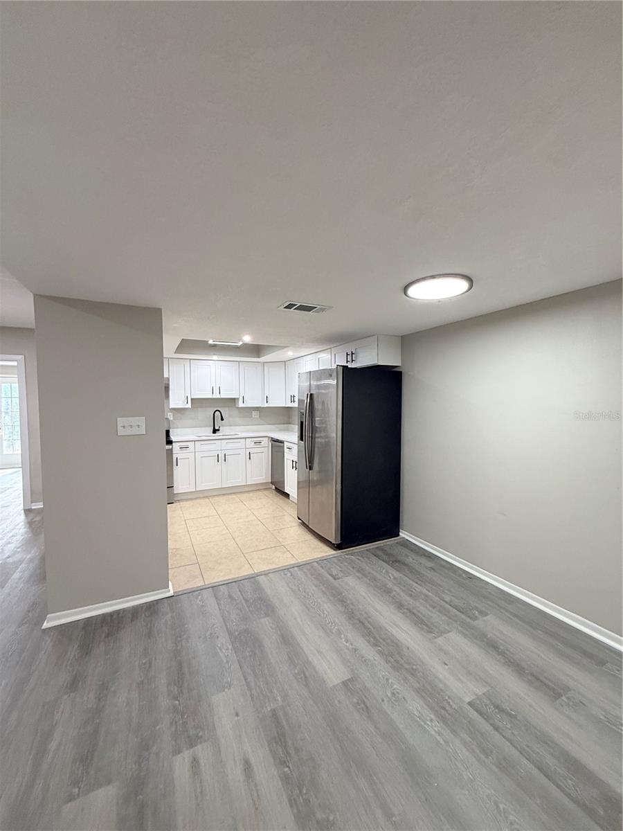 UNIVERSITY SQUARE UNIT 3 RE - Residential