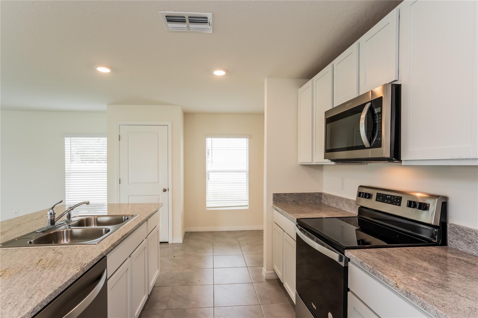 EVERGREEN PH I - Residential Lease