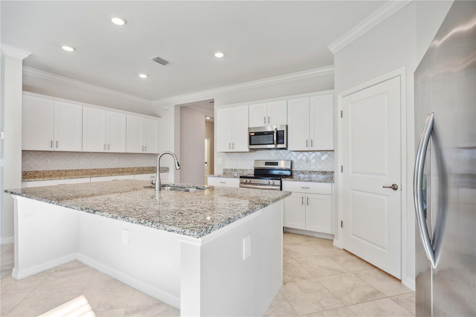 TORTUGA - Residential Lease