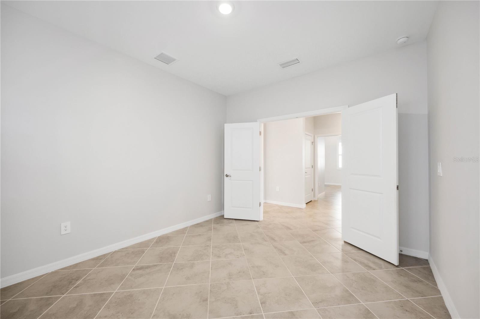 TORTUGA - Residential Lease