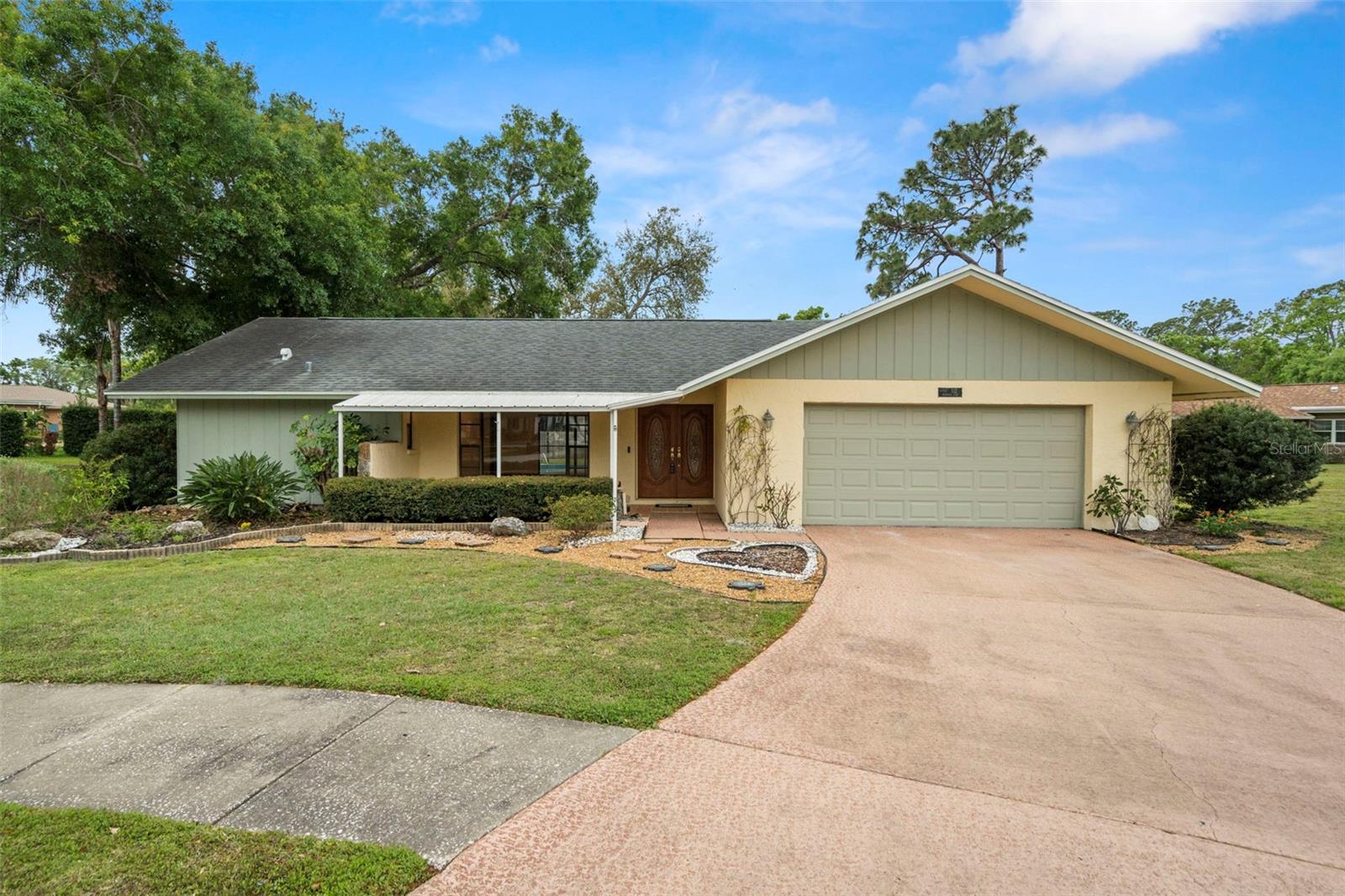 112 ROSEWOOD COURT