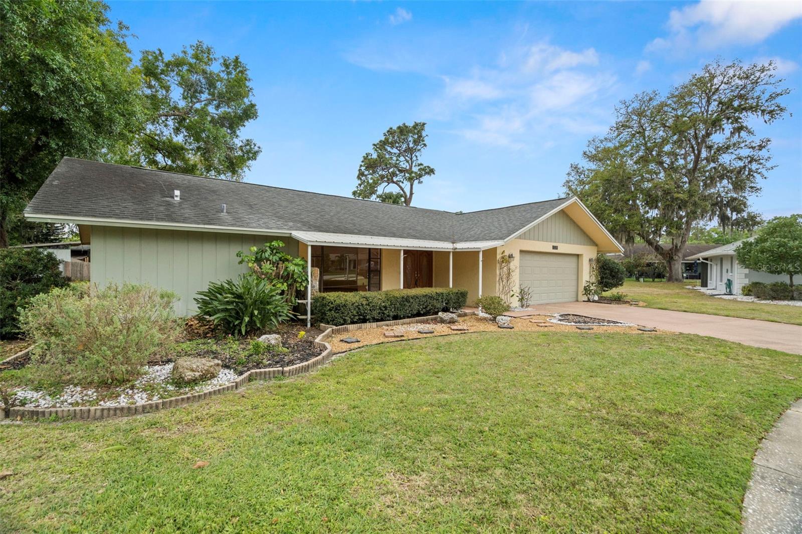 112 ROSEWOOD COURT
