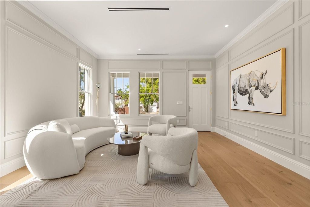 Photo of 1006 E Harwood Street, Orlando, FL 32803 (MLS # O6391751)