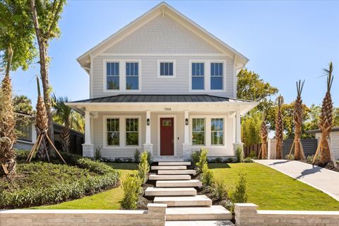 Photo of 1006 E Harwood Street, Orlando, FL 32803 (MLS # O6391751)