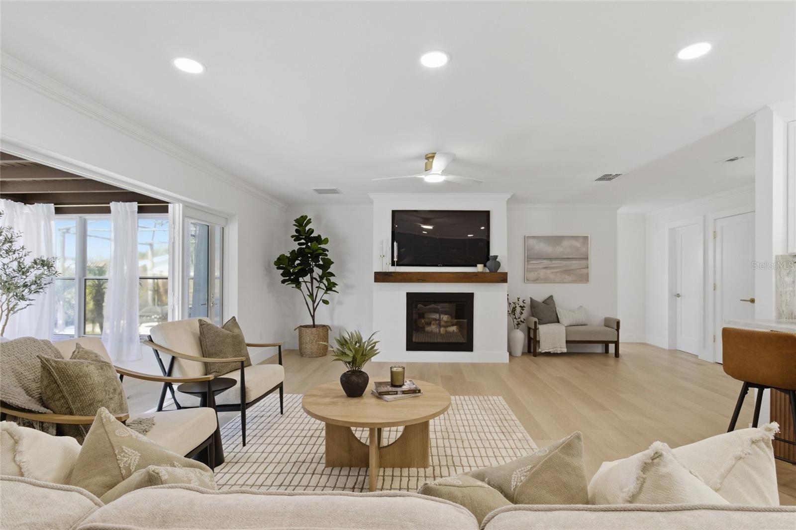 YACHT CLUB ESTATES - Residential