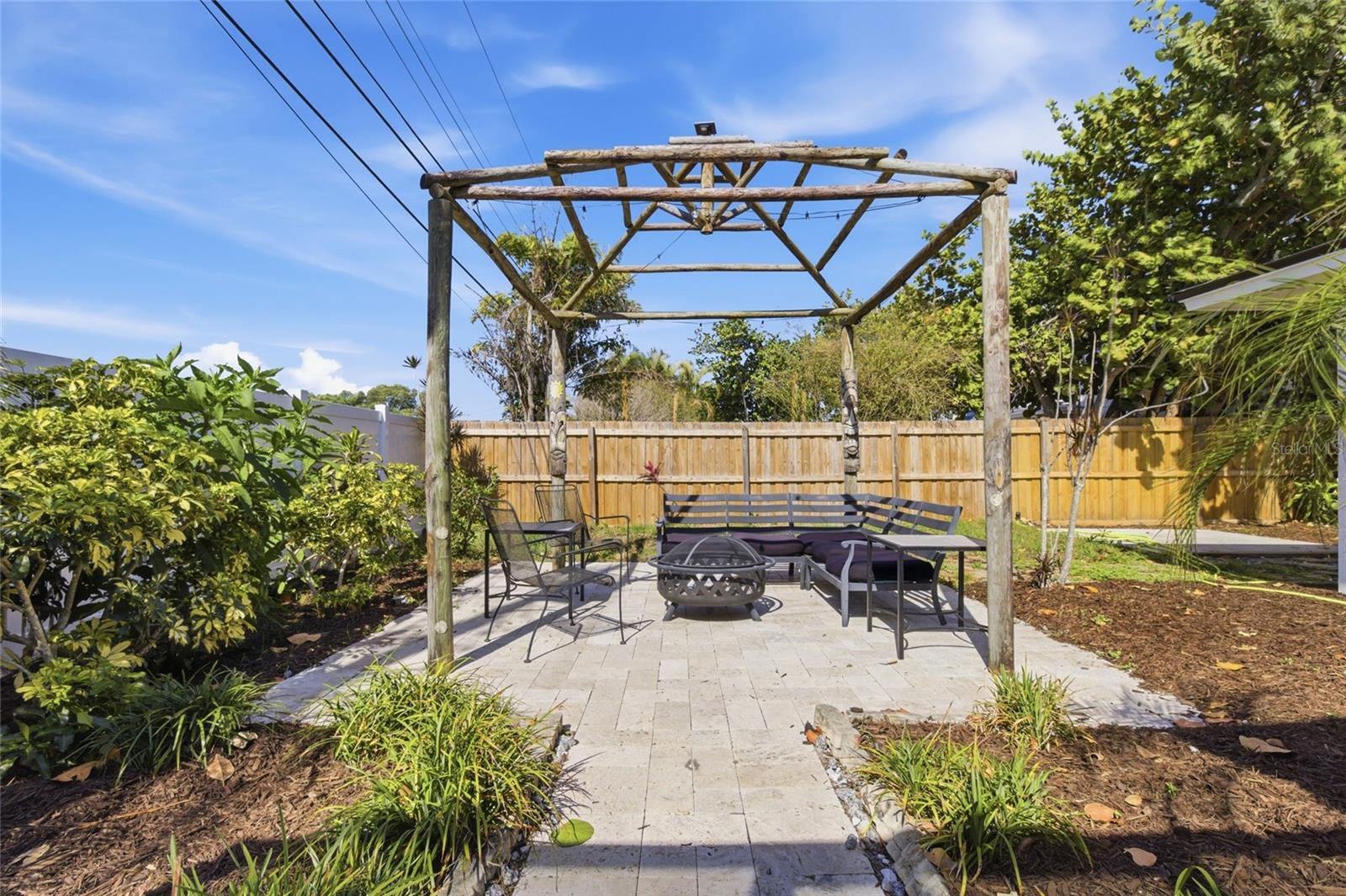 YACHT CLUB ESTATES - Residential