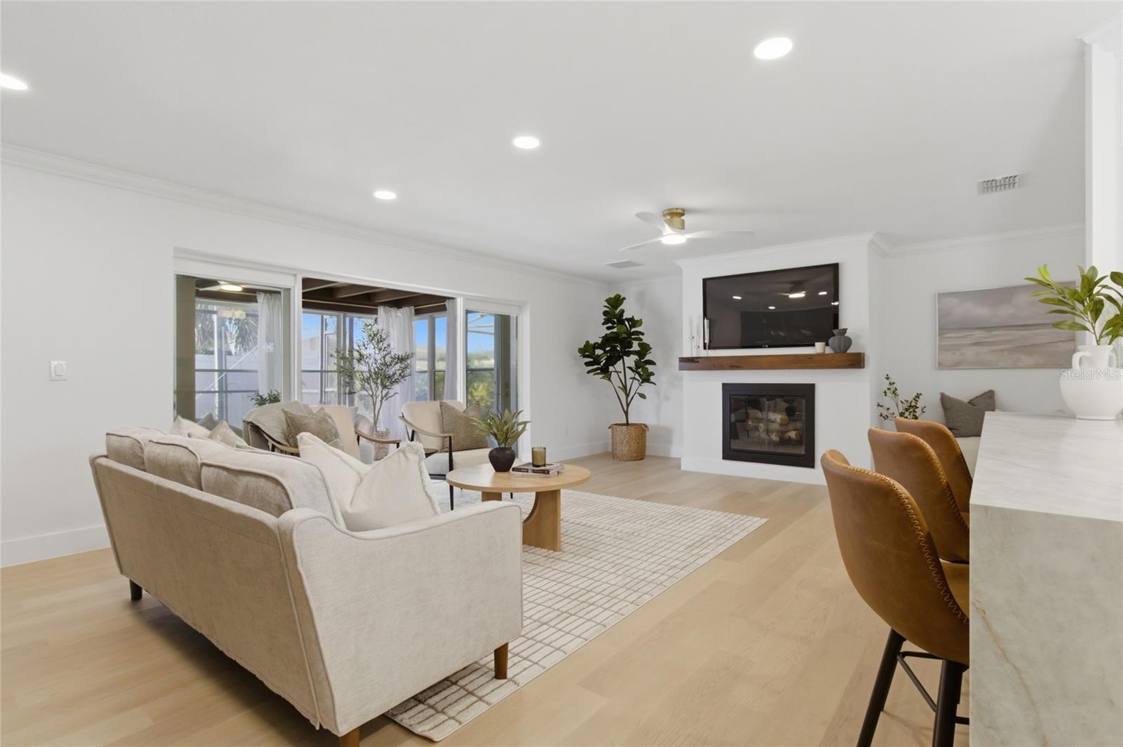 YACHT CLUB ESTATES - Residential