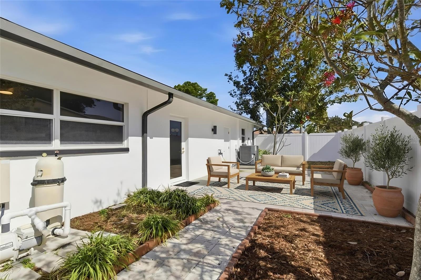 YACHT CLUB ESTATES - Residential