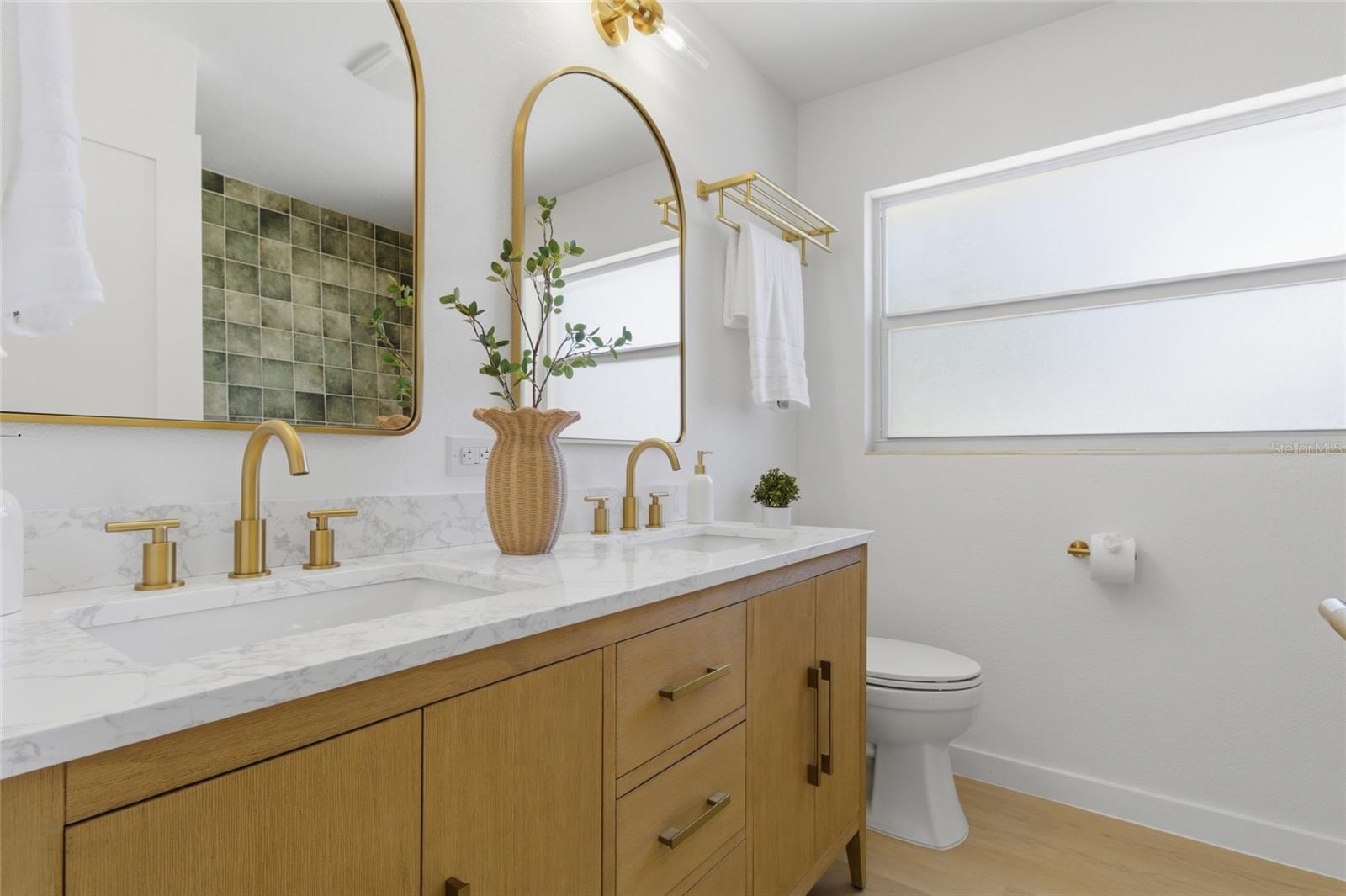 YACHT CLUB ESTATES - Residential