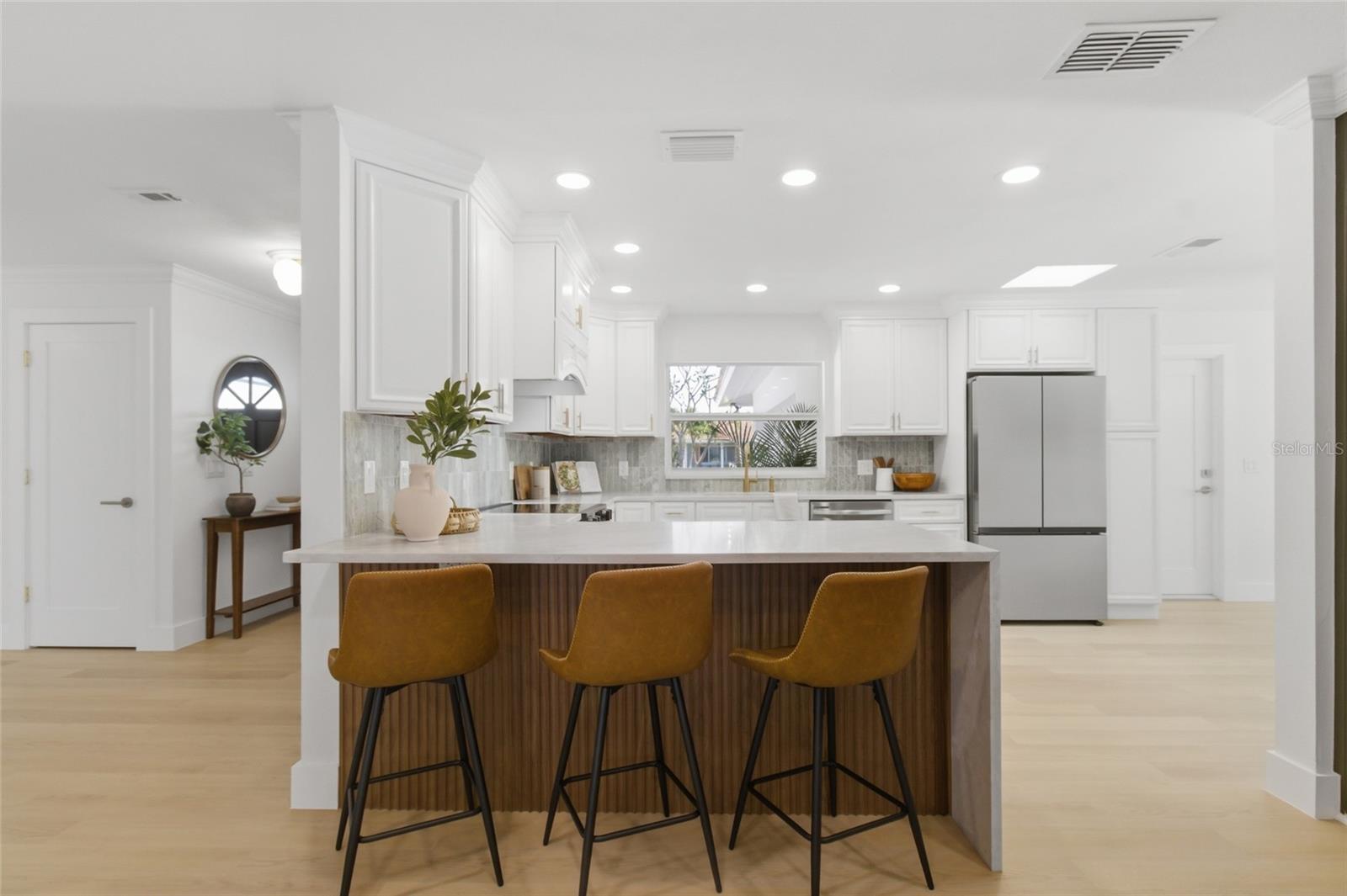 YACHT CLUB ESTATES - Residential