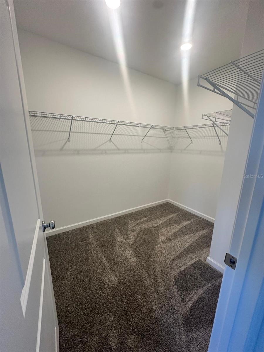 CHATEAU/ASTONIA - Residential Lease