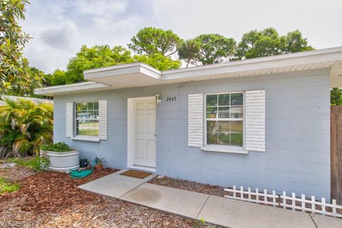 A home in SOUTH DAYTONA