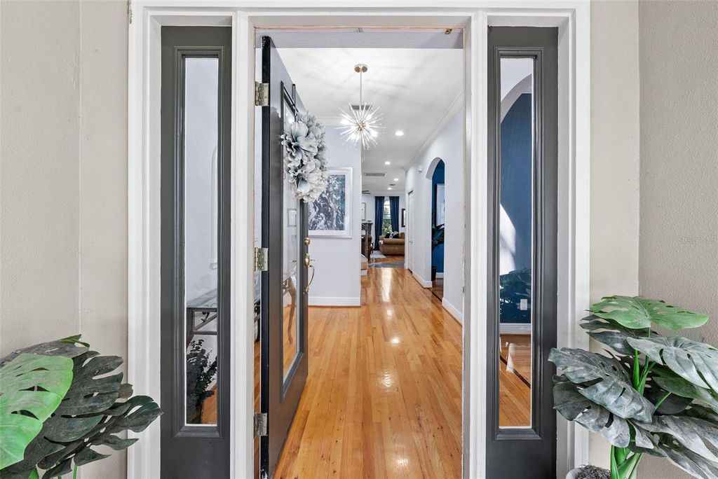 Photo of 2905 Bayshore Vista Drive, Tampa, FL 33611 (MLS # TB8447801)