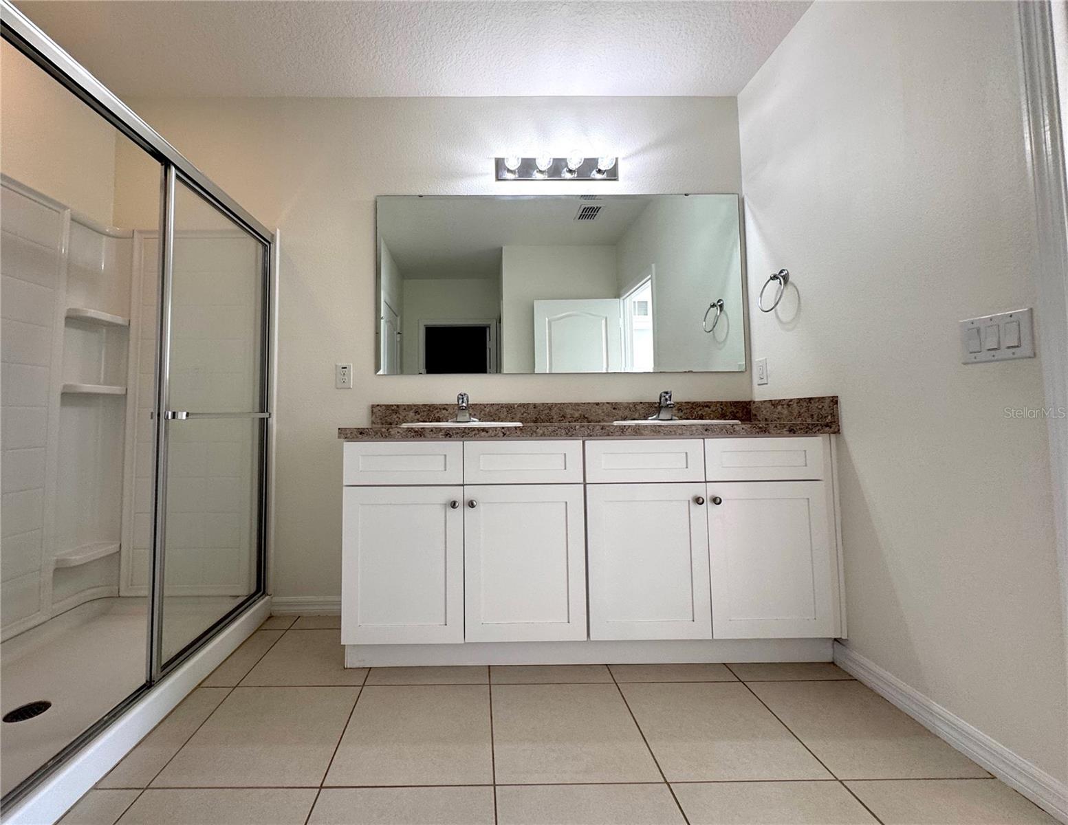 SABAL LAKES - Residential Lease