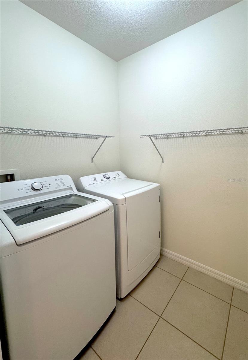 SABAL LAKES - Residential Lease