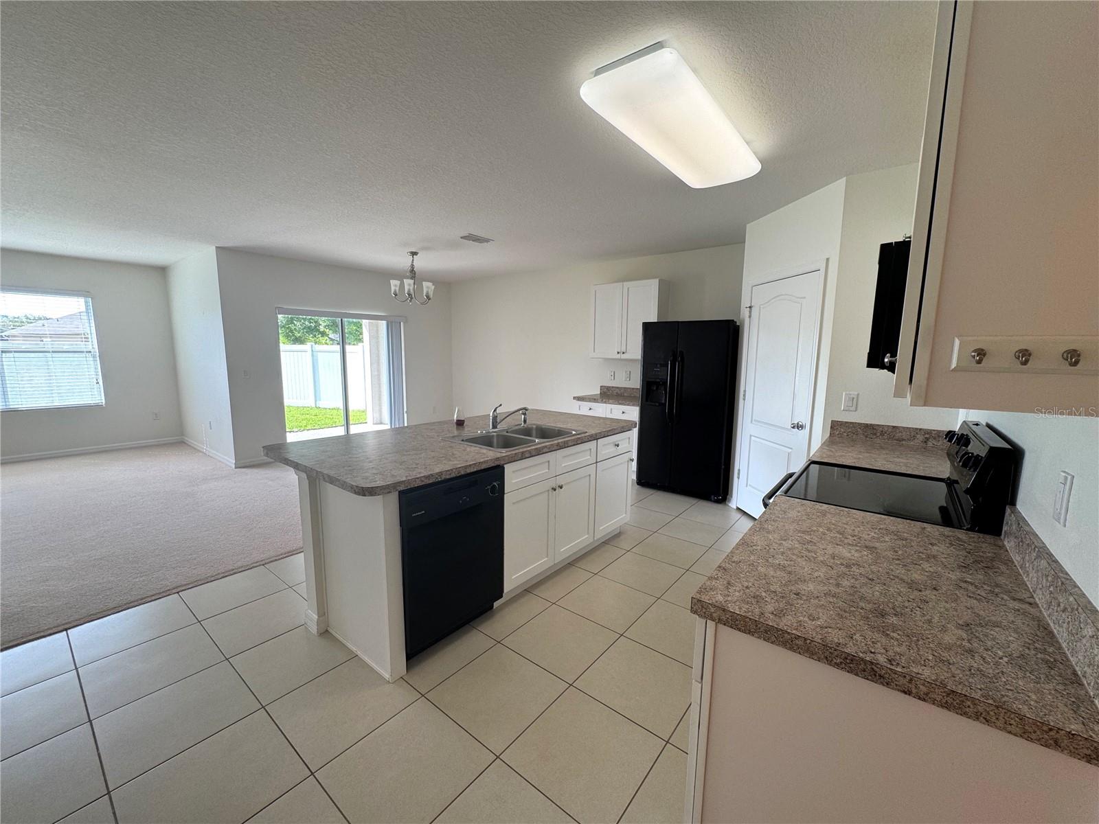 SABAL LAKES - Residential Lease